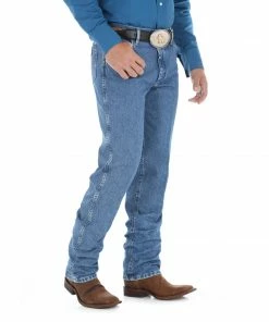 Wrangler Premium Performance Cowboy Cut Regular Fit Jean